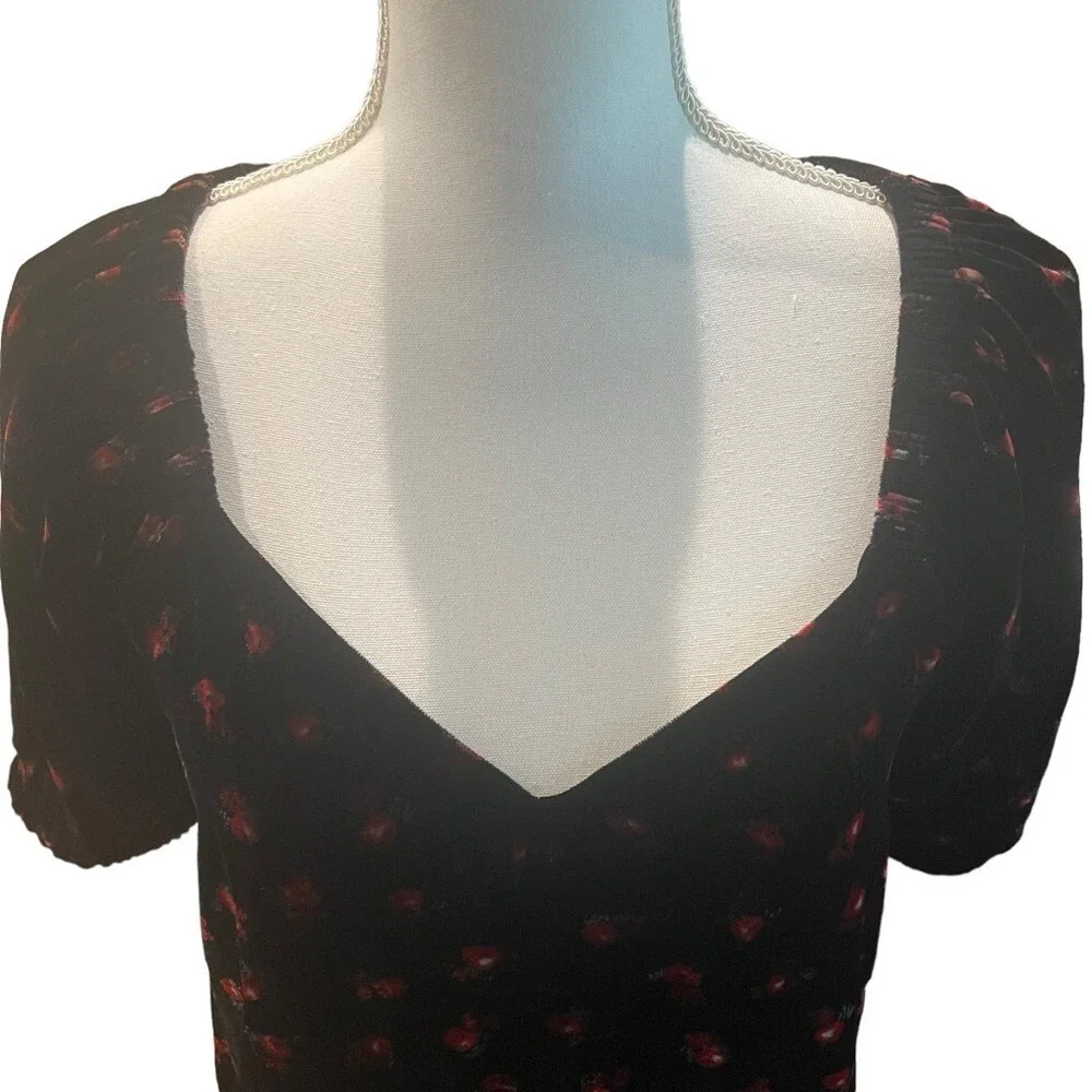 LOFT Floral Velvet Puff Sleeve Top Black & Red Sweetheart Neckline Women's Small